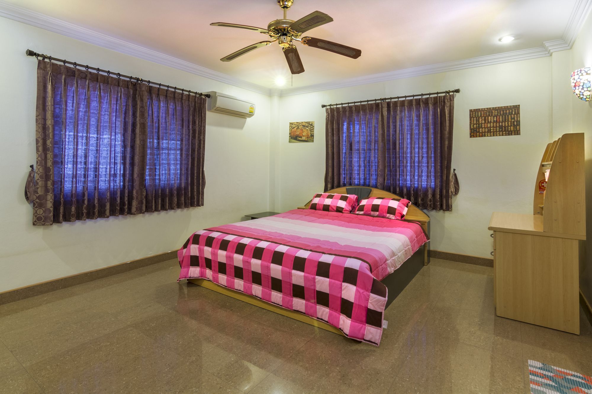 Nowhere Saturn Villa Pattaya