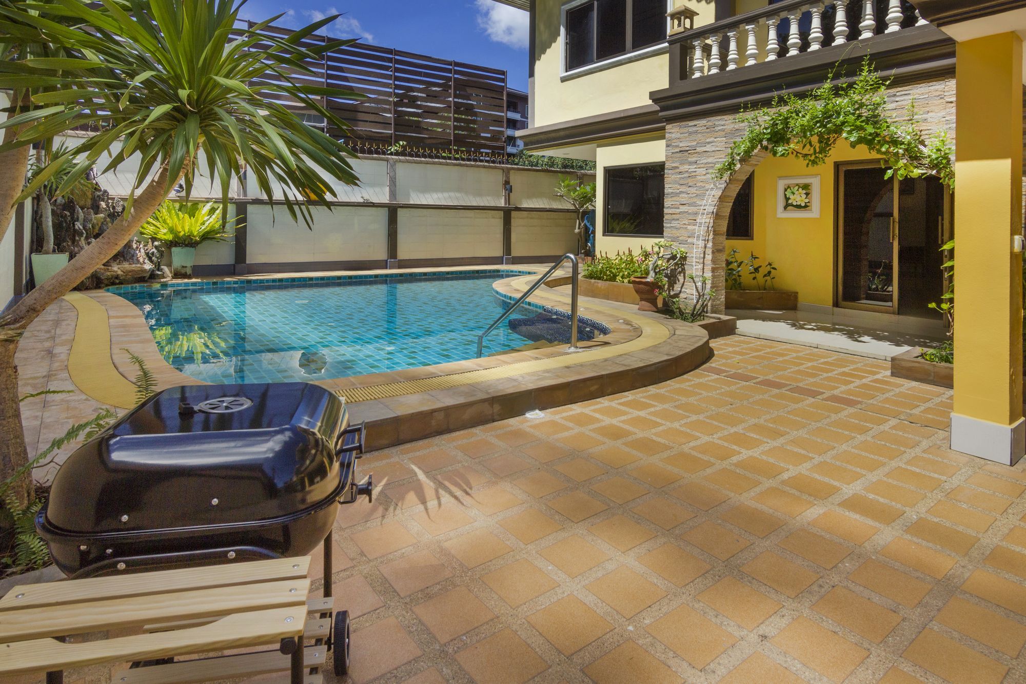 Villa Nowhere Saturn Pattaya